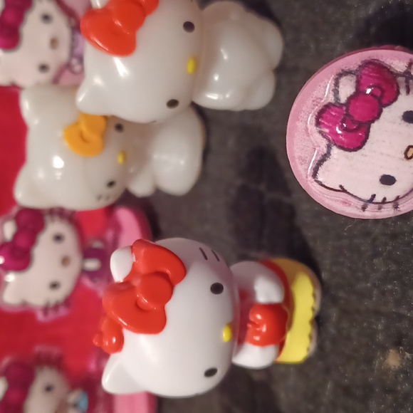 Limited Edition Sanrio Egg Surprise! Army of Hello Kittys - Picture 7 of 16